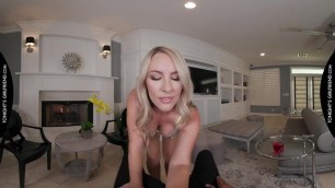 Sexy pornstar MILF Bunny Madison make a house call to one of her high paying fans