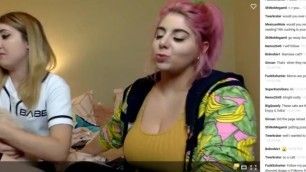 Thicc Camgirl Show Eating