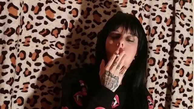 Beth Kinky - Sexy goth domina smoking 2 pt2 HD