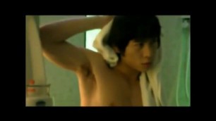 色っぽいフェロモンダダ漏れなアジア系筋肉美青年のグラビア撮影風景！